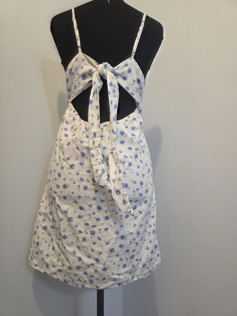 American Eagle Outfitters White with Blue Floral Detail Top